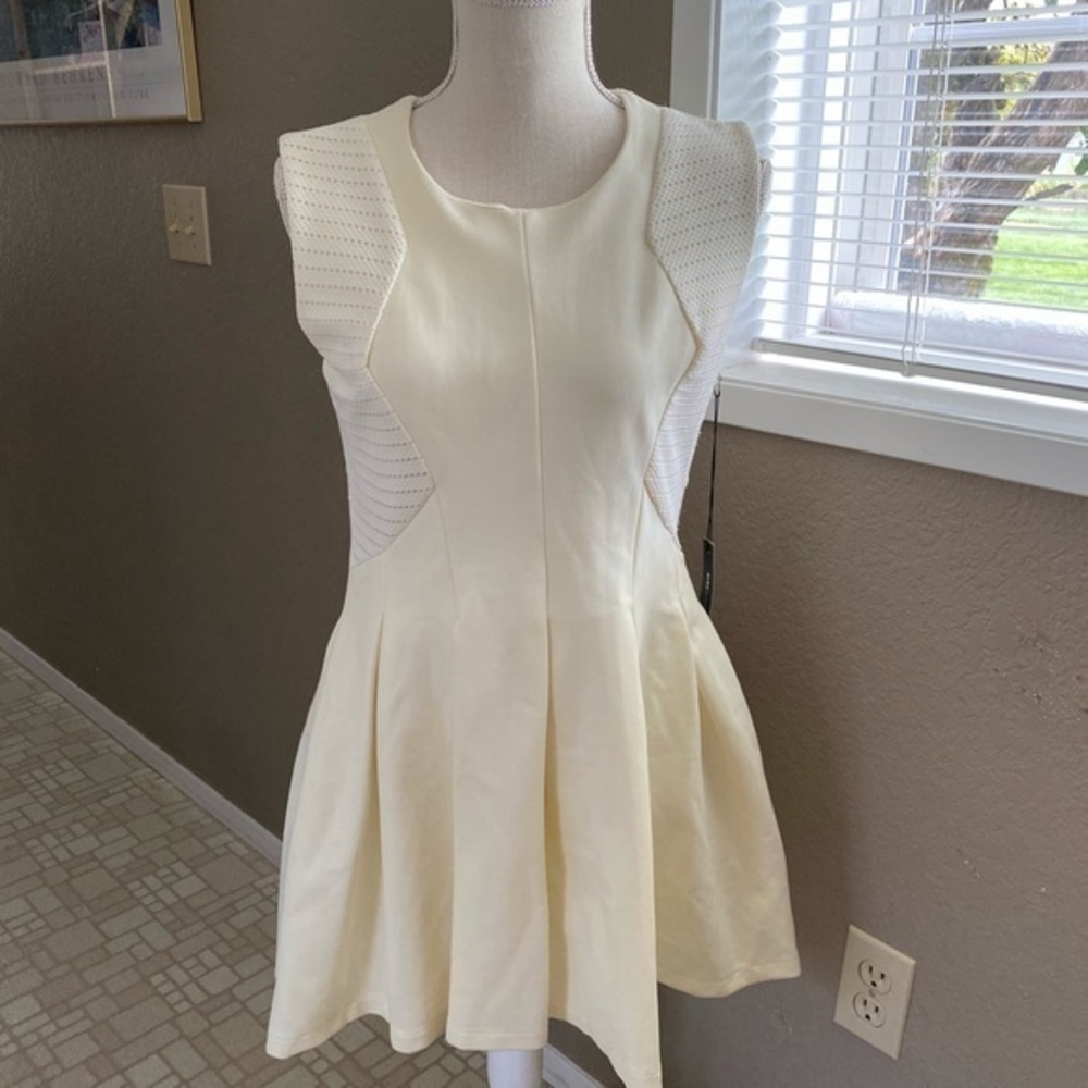BCBGMAXAZRIA cream/white fit n flare dress, Sz. M